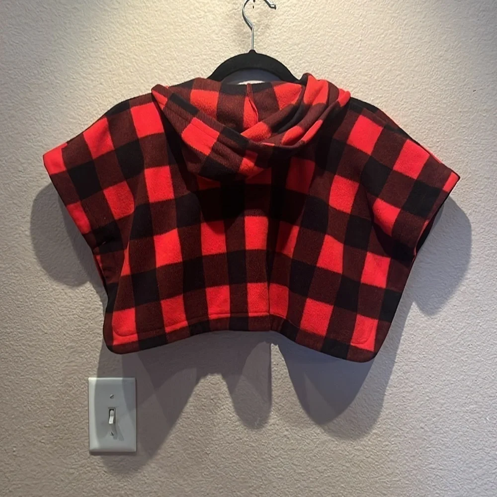 Old Navy Girl’s Buffalo Plaid Cape Poncho Size 2T